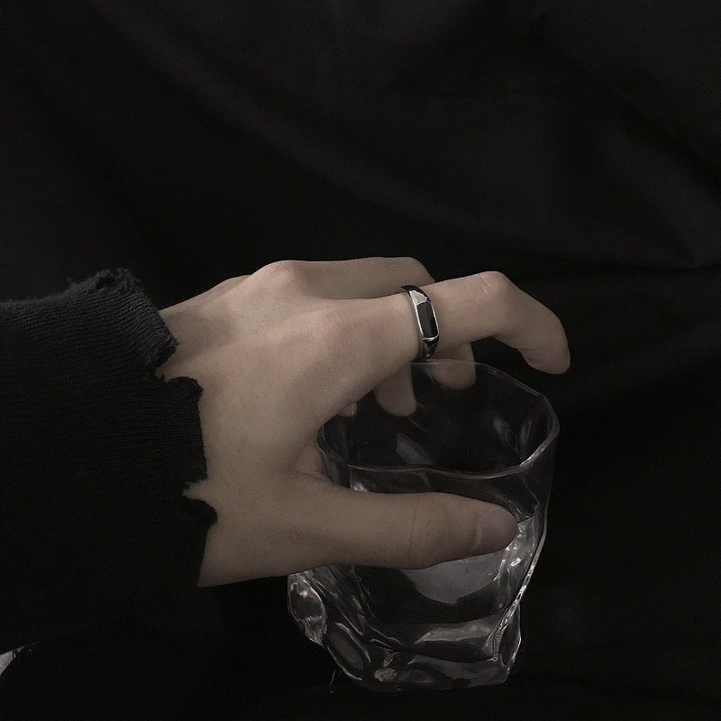 Nhẫn Thép Titan Màu Đen Phong Cách Hip Hop Cá Tính Hợp Thời Trang Cho Nam Và Nữ