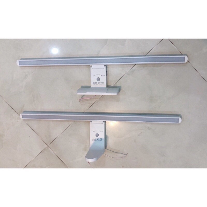 Đèn LED chiếu gương cảm biến