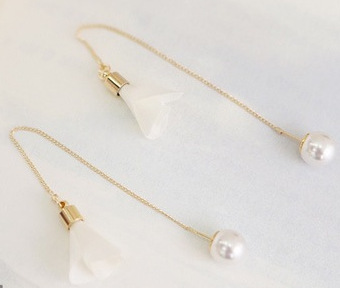 [White Collection] Simple flower fringed earrings Korean version personality long geometric wild petal earrings