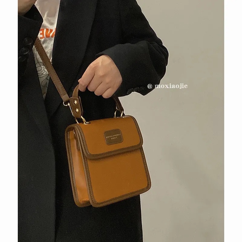 Túi Vuông Nhỏ Đeo Chéo Đựng Điện Thoại Phong Cách Retro Thời Trang Cho Nữ fp095
