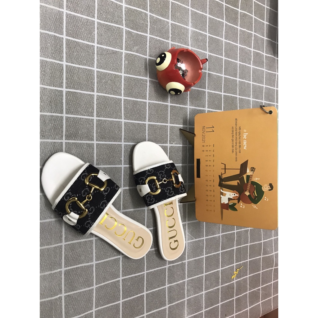 Dép Nữ Khóa Đùi Gà 2 dành cho nữ