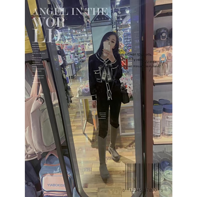 ORDER♥️Áo Len CN 2 Màu(ảnh thật)Size S-&gt;XL Đen Trắng Kèm Khăn Buộc