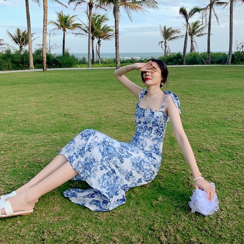 Đầm maxi đi biển buộc dây hoa xanh