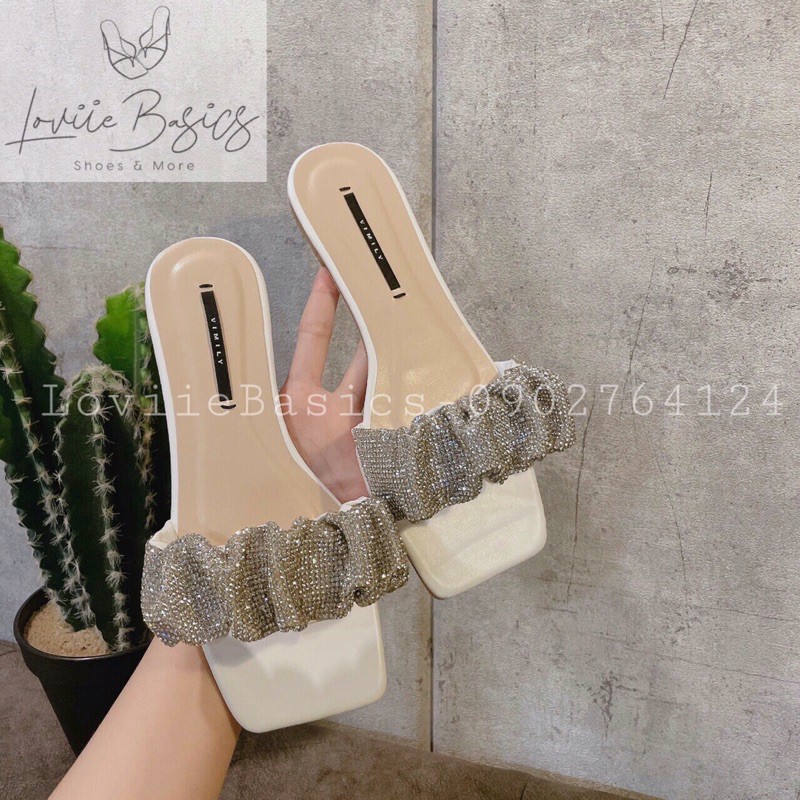 LOVIIE BASICS DÉP NỮ THỜI TRANG ĐẾ BỆT QUAI NHÚN ĐÍNH ĐÁ - DÉP NỮ QUAI NGANG ĐÍNH ĐÁ ĐẾ BỆT - DÉP QUAI NGANG D210331