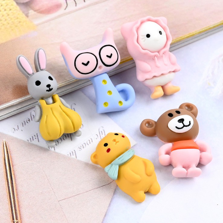 Sticker jibbitz gắn dép sục Crocs hình thú nhỏ xinh (heo hồng mặc áo hoodie, thỏ nhỏ...)