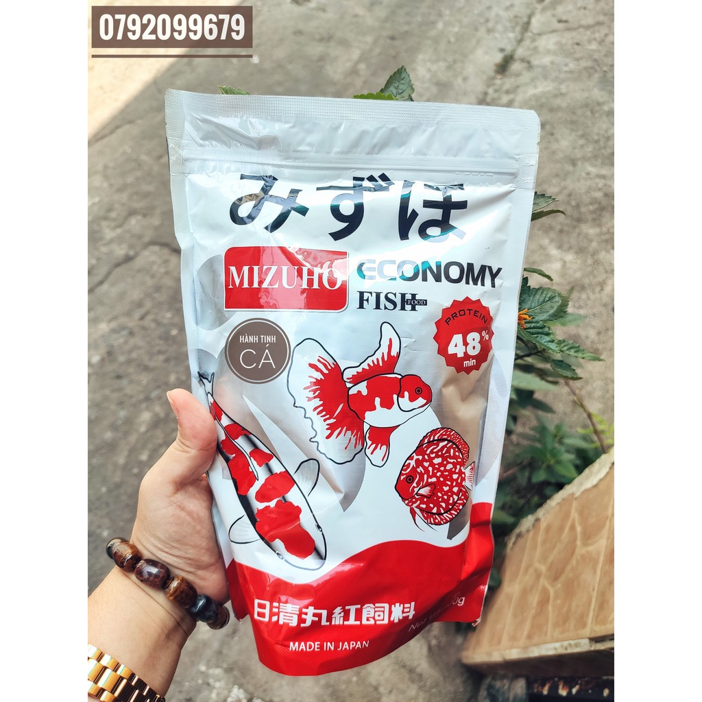 Cám NHẬT MIZUHO ECONOMY FISH FOOD Túi 500g - thức ăn CHÌM cho cá vàng, KHÔNG GÂY ĐỤC NƯỚC