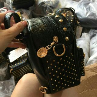Balo đinh về thêm nha khách