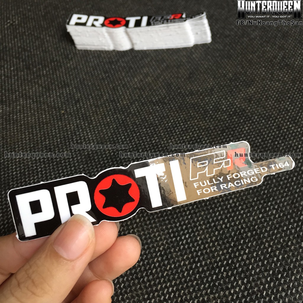 PROTI[11.6X2.1cm] decal cao cấp chống nước, sắc nét, bền màu, dính chặt. Hình dán logo trang trí mọi nơi in theo yêu cầu