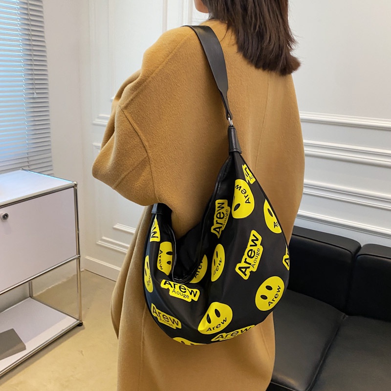 Túi đeo vai Ielgy kiểu yên ngựa giản đơn họa tiết in phong cách retro với ngăn chứa lớn tiện lợi cho phái nữ