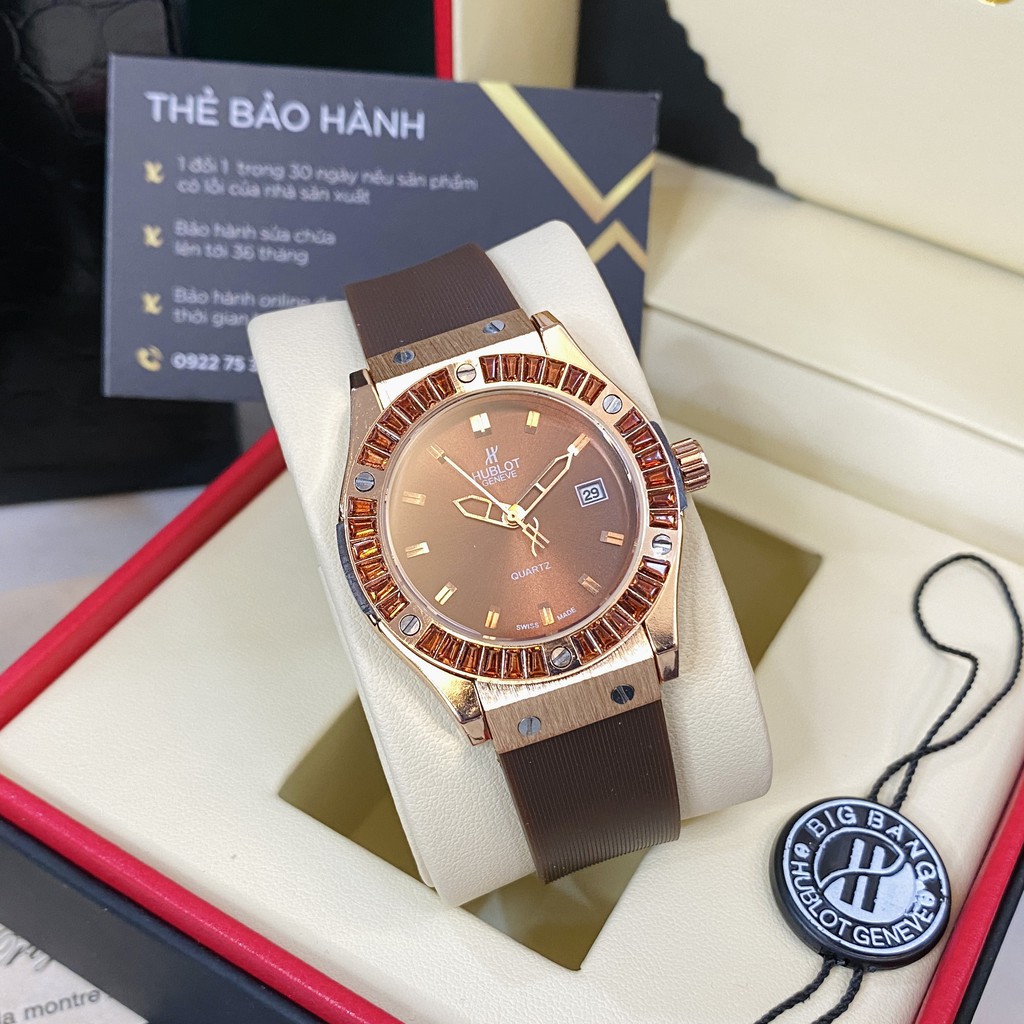 [Fullboxx 1:1] Đồng hồ nữ Hublot mặt tròn đính viền đá dây cao su vani cao cấp DHN608 Shop404