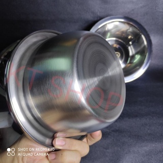 Thau (âu) trộn bột sâu lòng.