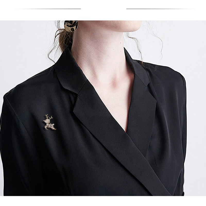 Christmas Gift Japan And South Korea Cute Pearl Snowflake Fawn Brooch Female Temperament Western Accessory Pin Sweater Corsage