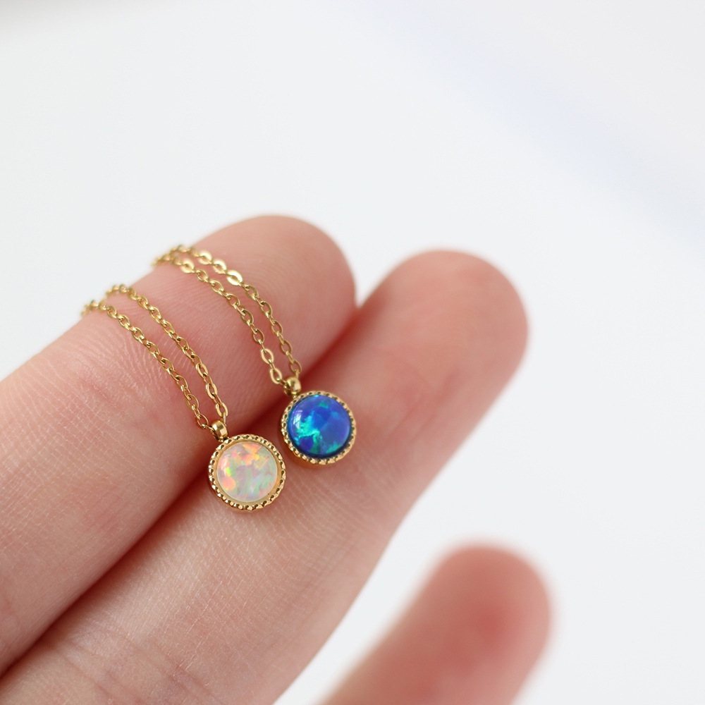 Dây chuyền titan mặt tròn đá opal khúc xạ ánh sáng không gỉ WN2211