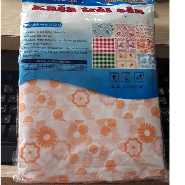 Khăn Trải Bàn PE Chống Thấm Dùng 1 Lần Trong Các Bữa Tiệc Liên Hoan, Picnic, Dã Ngoại Kích Thước 1m2 x1m5