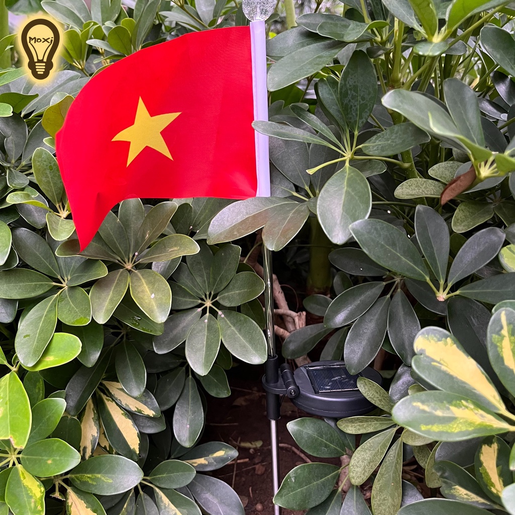 Đèn LED NĂNG LƯỢNG MẶT TRỜI Lá cờ tổ quốc trang trí DECOR ngoài trời sân vườn , ban công, lễ tết, hội nghị MOXI.