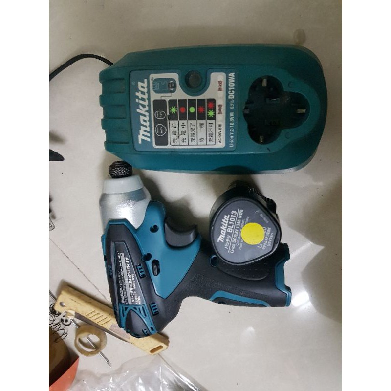 MÁY BẮN VÍT MAKITA TD090D - HÀNG BÃI NHẬT - MỚI ĐẸP 95%