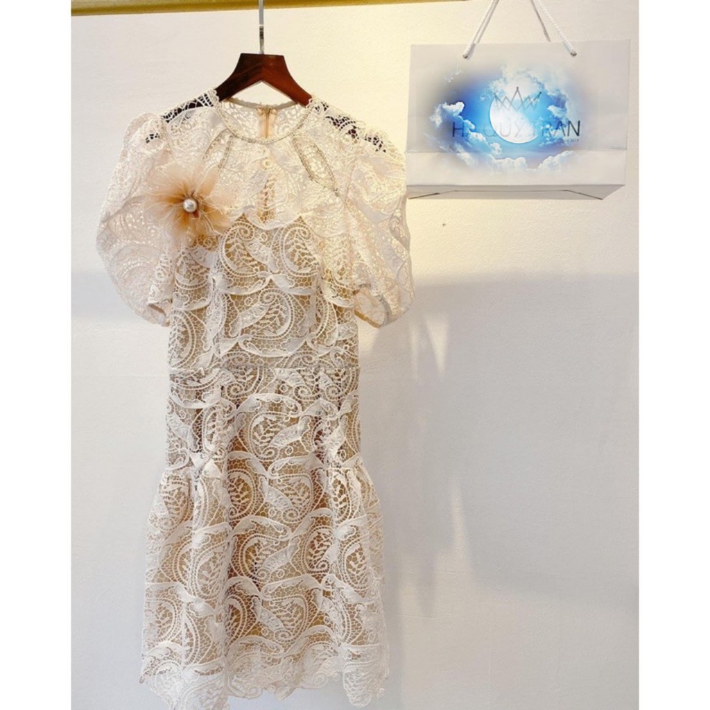 Cài áo voal lông vũ cao cấp kèm hộp