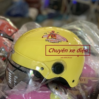 Mũ bảo hiểm trẻ em 1/2 có kính.