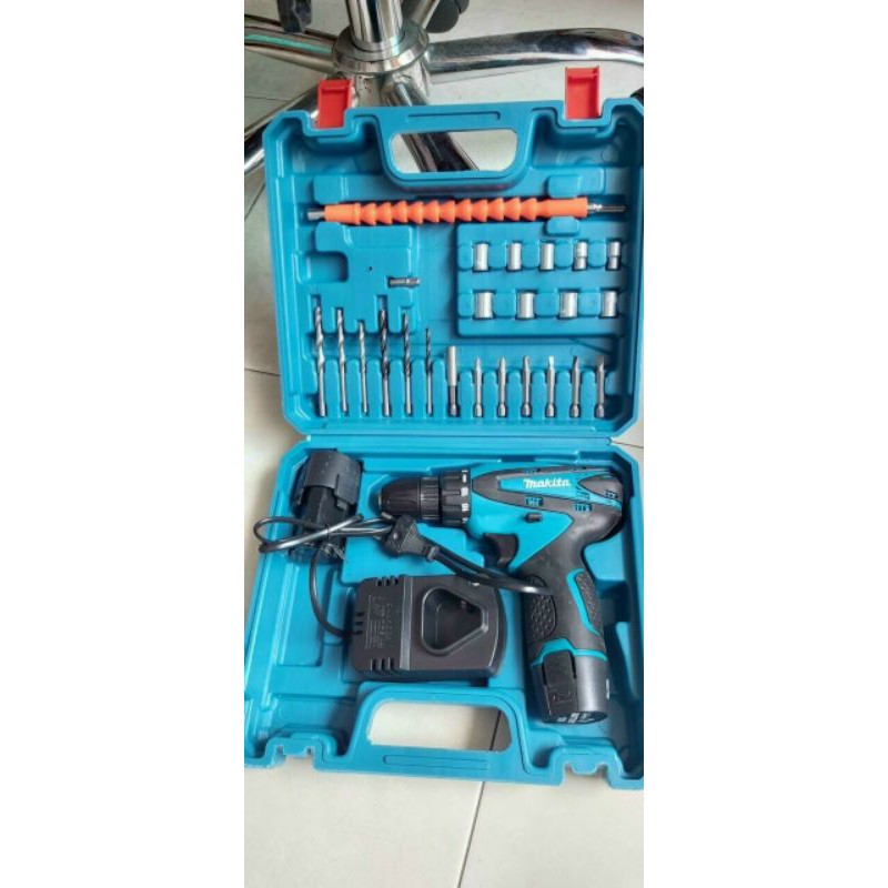 Máy khoan cầm tay Makita 12V.