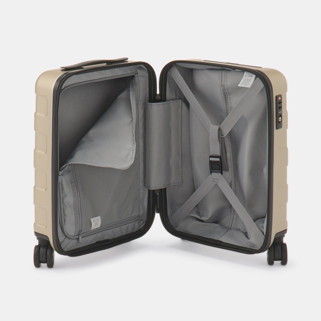 Muji Vali Du Lịch Cứng 20L