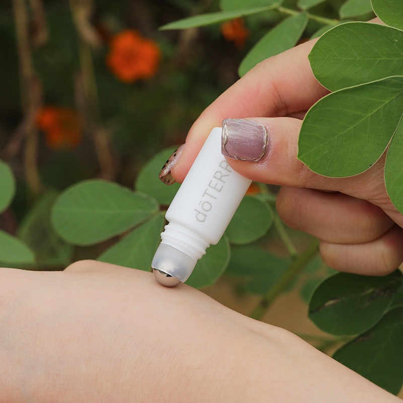 Chai Tinh Dầu 5ml Hai Trong Một Hình Bóng Tròn Có Mùi Thơm Và Mũi Xoan