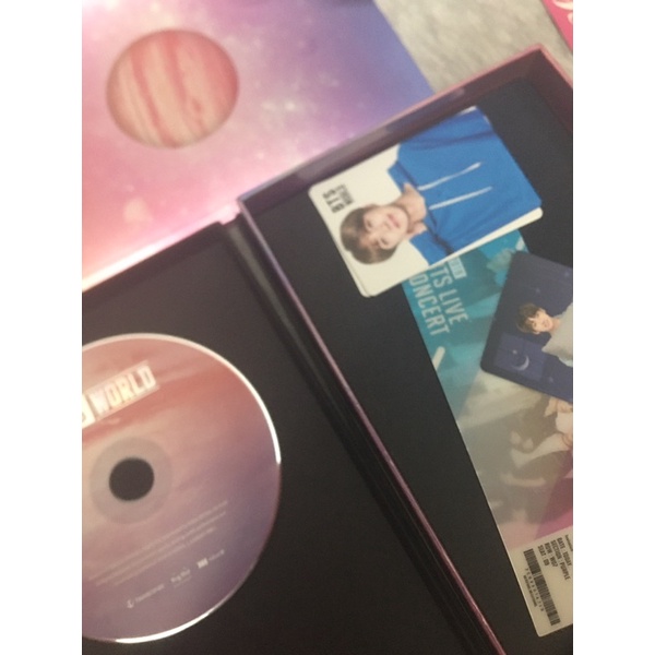 ALBUM BTS WORLD(ảnh thật,cam kết chính hãng, bạn nào cần thêm hình ảnh về sản phẩm nhắn tin cho mình quay trực tiếp ạ) | BigBuy360 - bigbuy360.vn