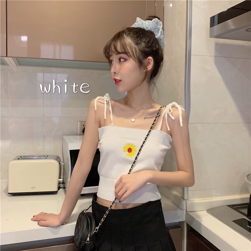 [Mã FASHIONT4WA2 giảm 10K đơn 50K] Áo hai dây nữ dệt kim thêu hoa cúc 9 màu phong cách Hàn Quốc | BigBuy360 - bigbuy360.vn