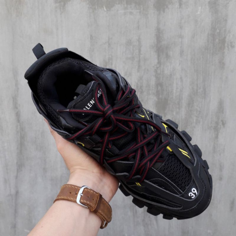 Giày thể thao balen track màu đen vàng sc lót thạch