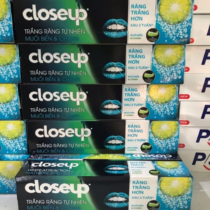 kem đánh răng closeup 180g