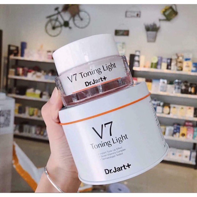 [HỘP TRÒN]♥Kem dưỡng da V7 Toning Light hộp tròn hộp thiếc tròn hũ lớn ♥50ML♥ | BigBuy360 - bigbuy360.vn