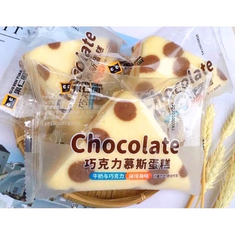 Bông Lan tam giác chấm bi socola