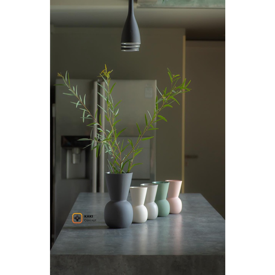 Bình hoa miệng loe trang trí phòng khách KAKI Concept