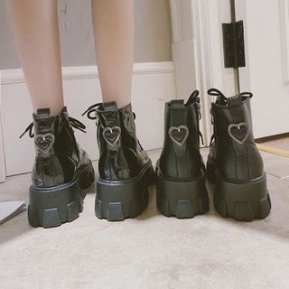 [Có Ảnh Thật - Order Hàng Loại 1] Giày Boots đính tim cổ thấp đế cao dày đẹp 5cm. Hai màu đen lì - đen bóng.