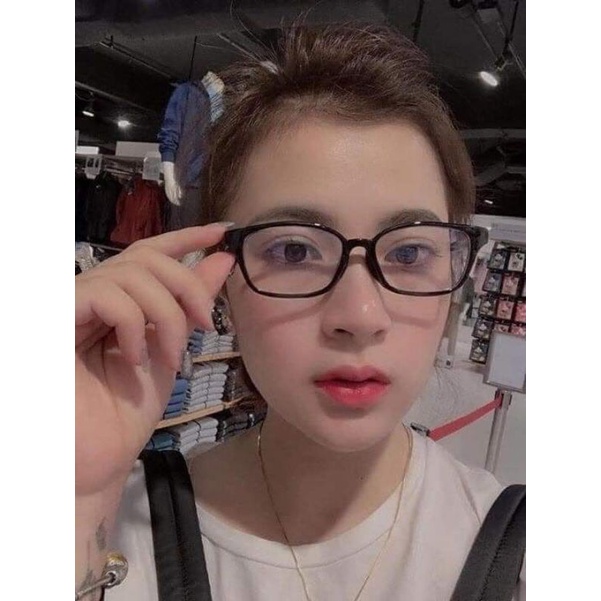Kính Uniqlo mắt trong tròng tròn