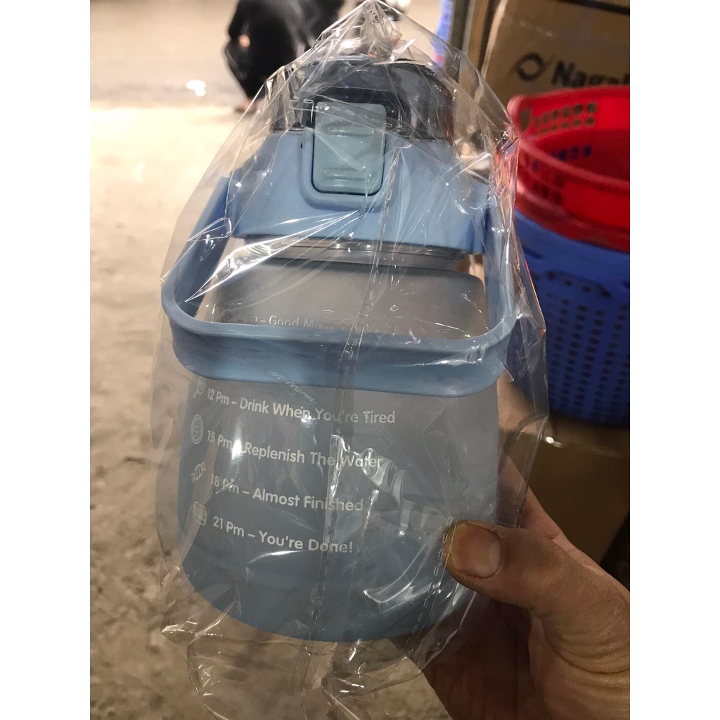 Bình nước nhắc nhở dành cho trẻ em