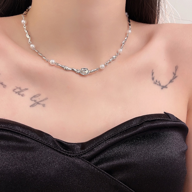 Vòng cổ Đính Ngọc Trai Và Đá Nhỏ Đơn Giản Cá Tính Dành Cho Nữ