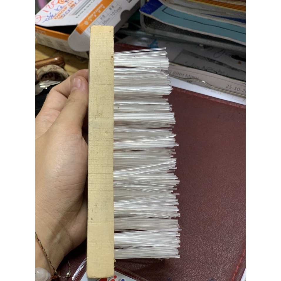 Bàn chải gỗ sợi cước chà vệ sinh bánh xe hơi xe máy