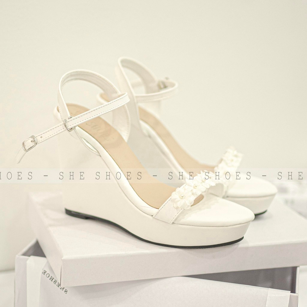 SNDAL XUỒNG CƯỚI, sandal xuồng 11p ĐÍNH HOA SIÊU XINH, ĐỘC QUYỀN BỞI SHESHOES ( NEW ARRIVAL) - SDX11003