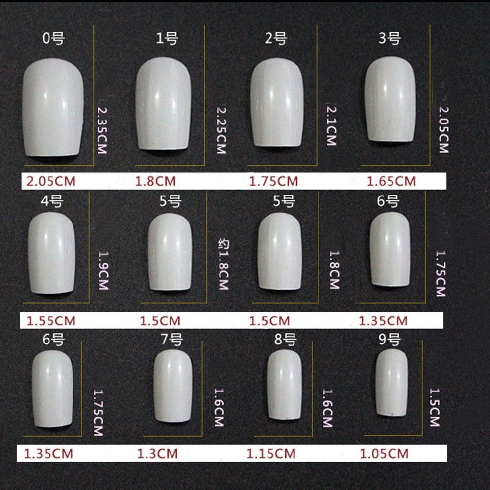 Móng tay giả dáng vuông đính đá giả và phụ kiện hình bướm thời trang sang trọng