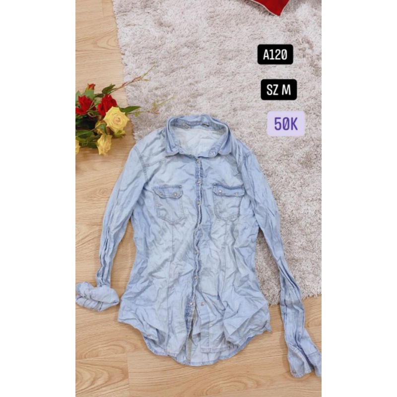 áo sơmi denim trắng nút bấm size M. A120