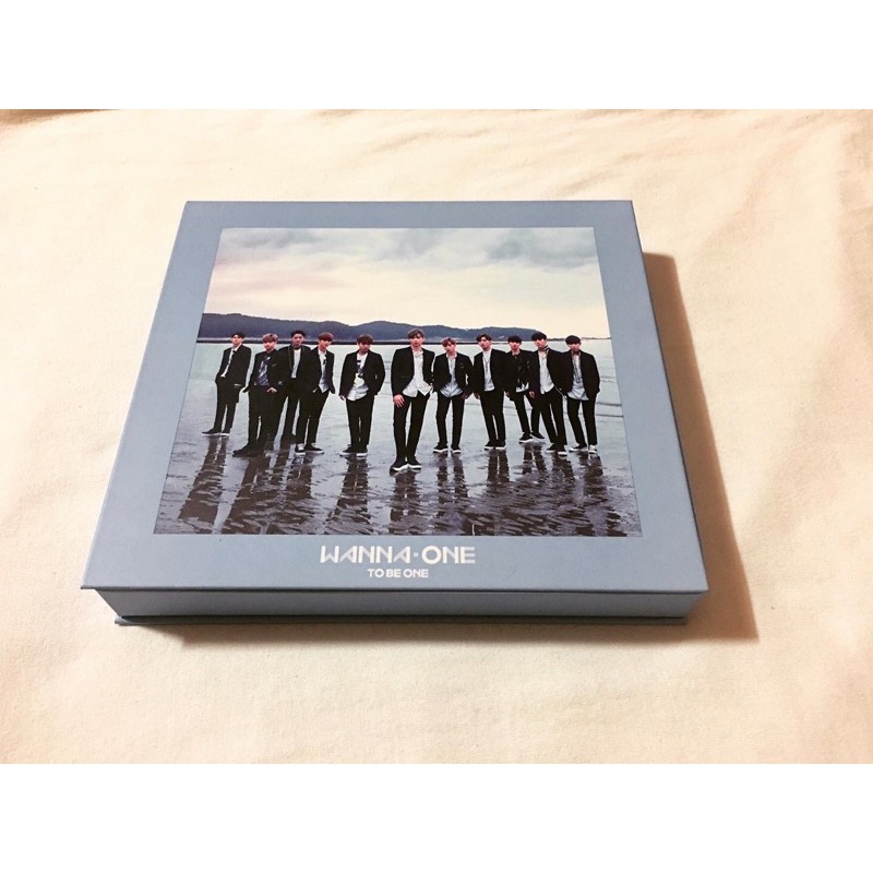 Wanna One Album To Be One ver Nhật đã khui seal, gồm photocard photobook, CD kèm Dvd.