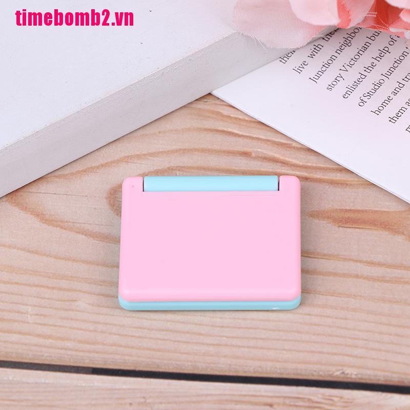 Mô Hình Máy Tính Và Búp Bê Trang Trí Nhà Cửa