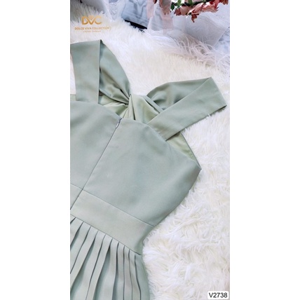 V2738 váy xếp ly màu xanh