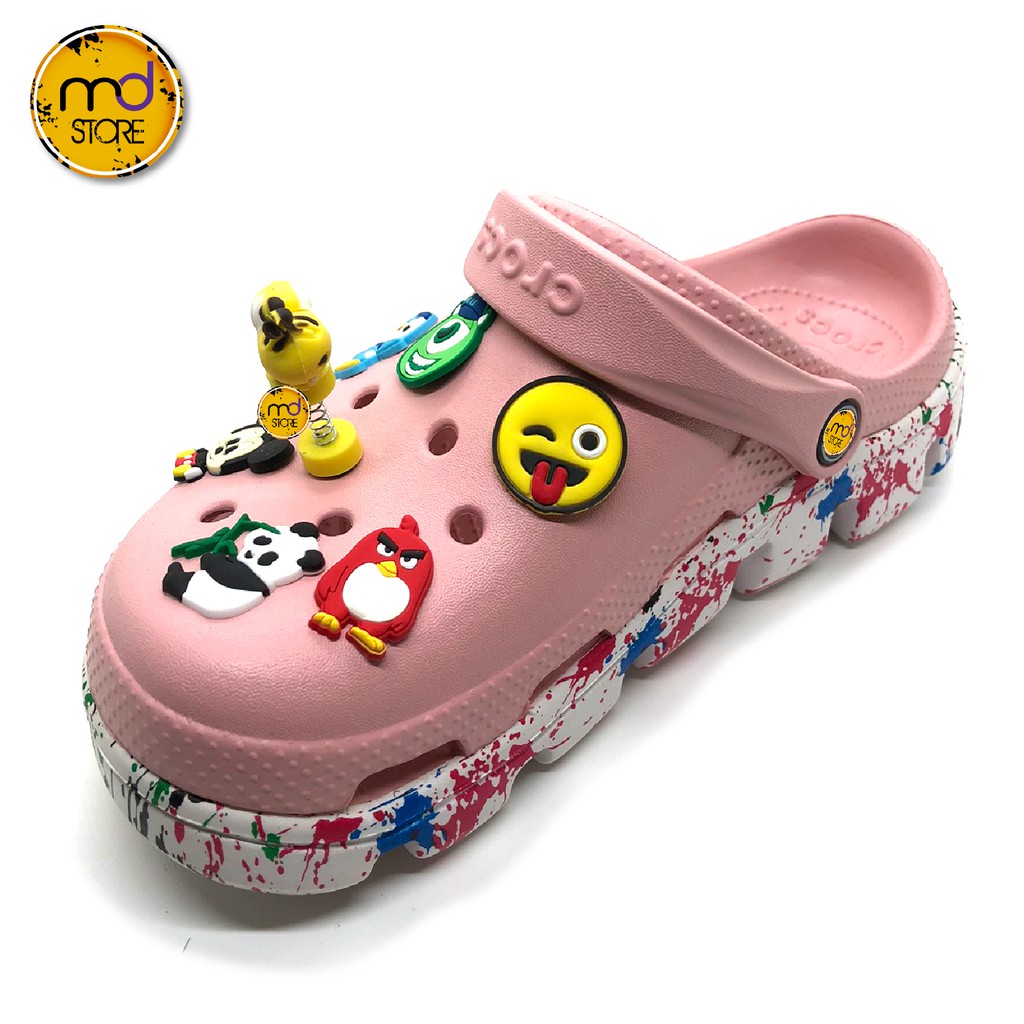 [Super Sale] Dép Cross vảy sơn hồng đế trắng , Dép Cross cá sấu bít đầu - Tặng kèm 12 Sticker, Jibitz +Hộp | BigBuy360 - bigbuy360.vn