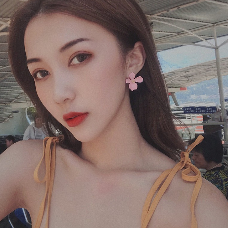 Phụ kiện hoa tai phong cách Bohemian thời trang cho nữ