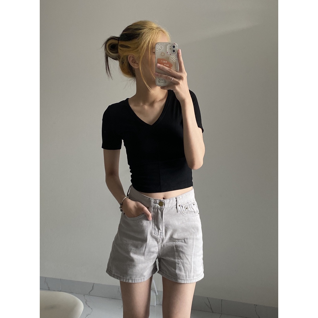 Áo thun cổ V co giãn chất mát