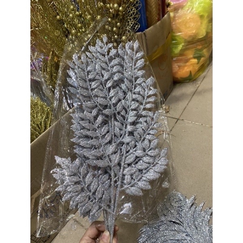Cành phủ nhũ kim tuyến trang trí bánh, oản lộc Tết