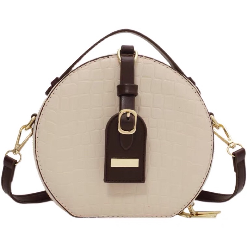 Túi Xách Tròn VƯƠNG NGỌC VĂN Trong phim Chỉ Là Quan Hệ Hôn Nhân