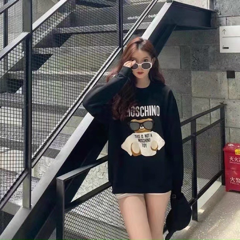 Áo nỉ moschino thêu gấu