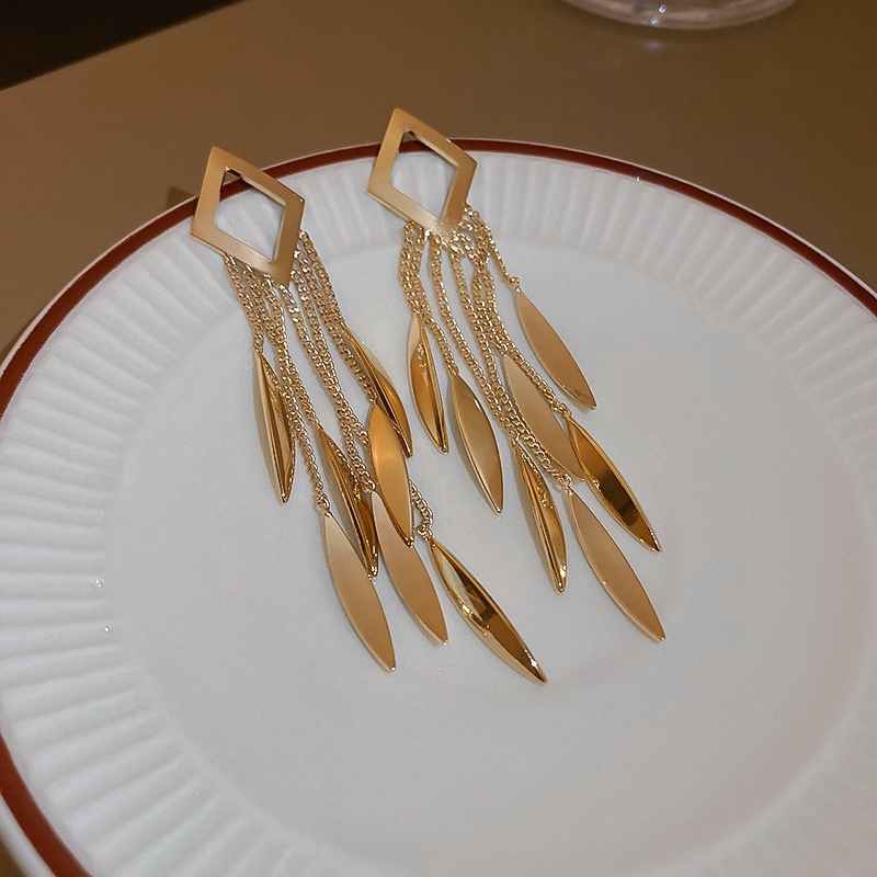 Khuyên Tai Kim Loại Dài Đính Đá Phong Cách Âu Mỹ